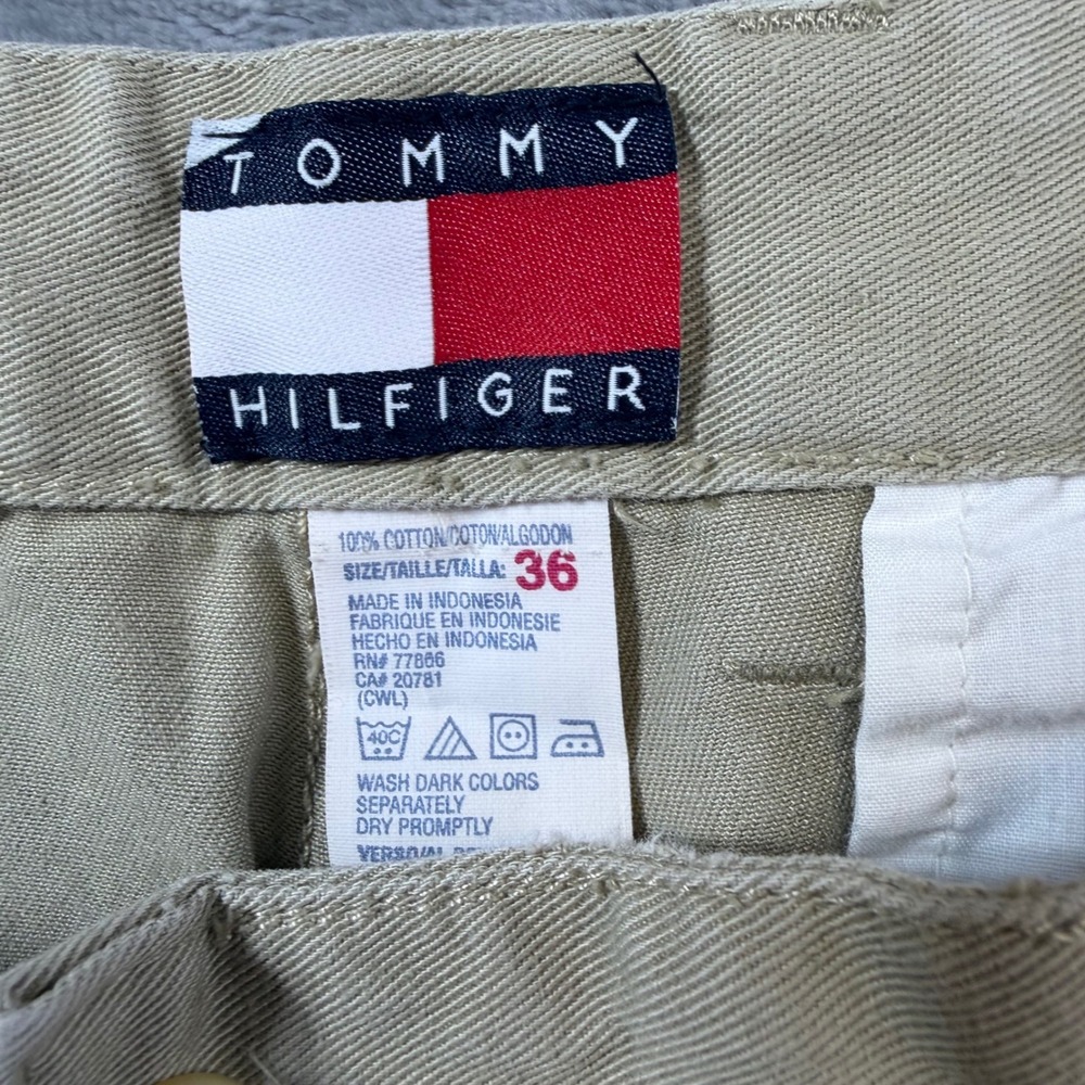 Vintage Tommy Hilfiger Pleated Chino Shorts Men's Size 36 Tan Cotton‎ Twill - Picture 4 of 7